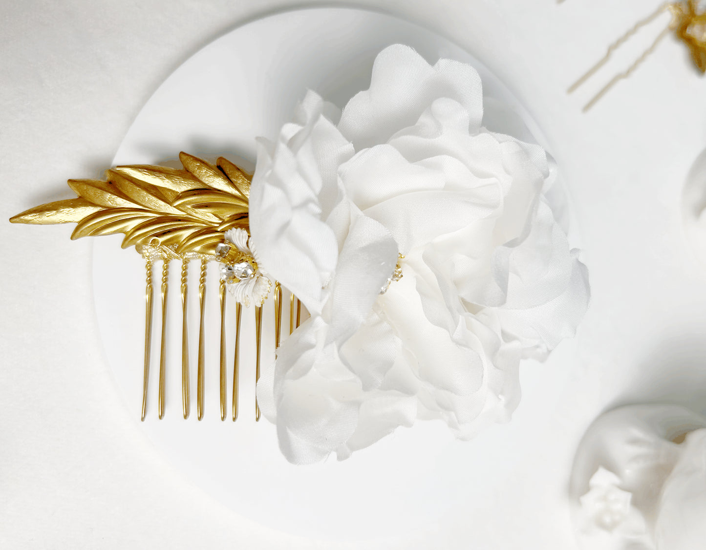 Off white silk flower and golden leaves comb - Style 0537