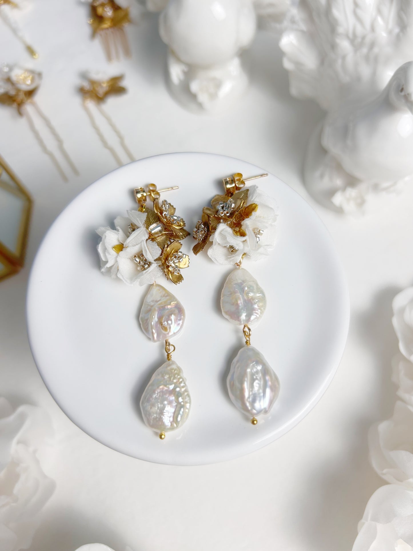White silk beaded & baroque pearls flower earrings - Style 0525