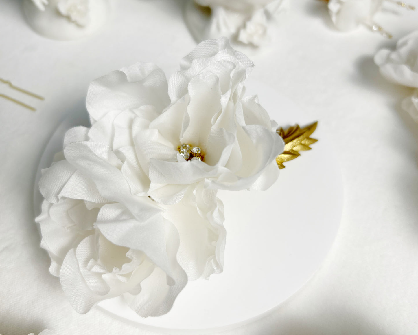 Off white silk flower and golden leaves comb - Style 0537