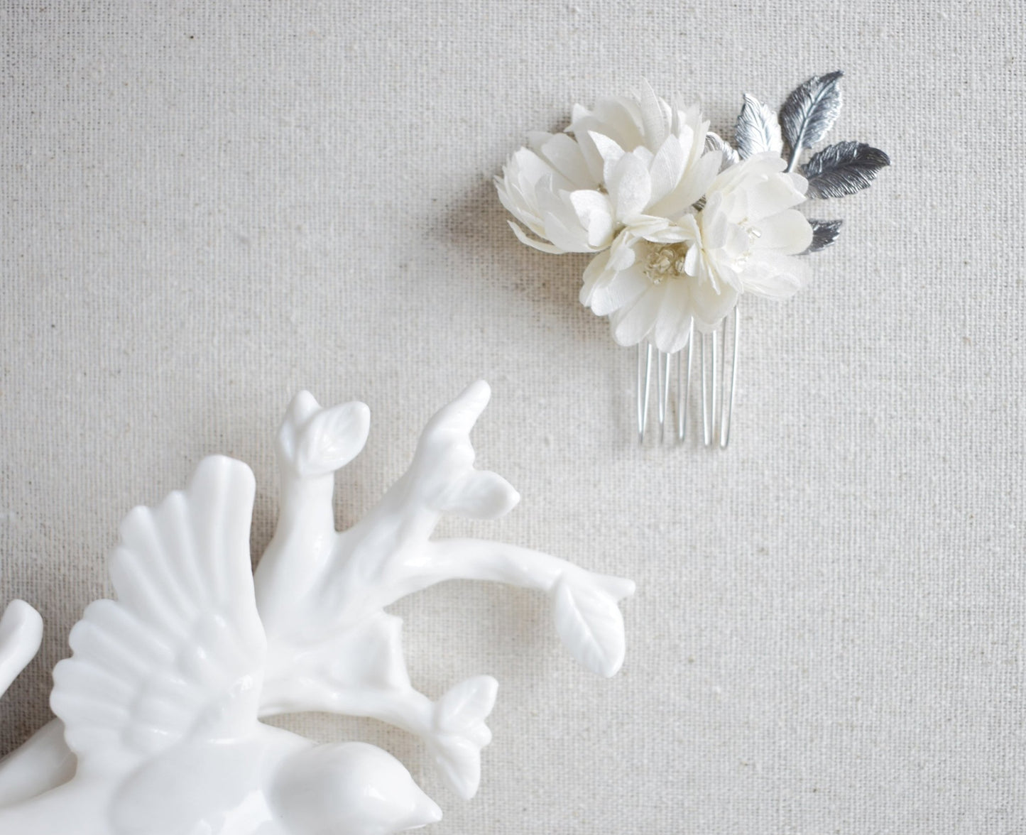 The Colette – Silk Daisy Flower Bridal Mini Comb