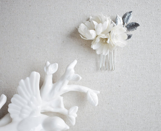 The Colette – Silk Daisy Flower Bridal Mini Comb