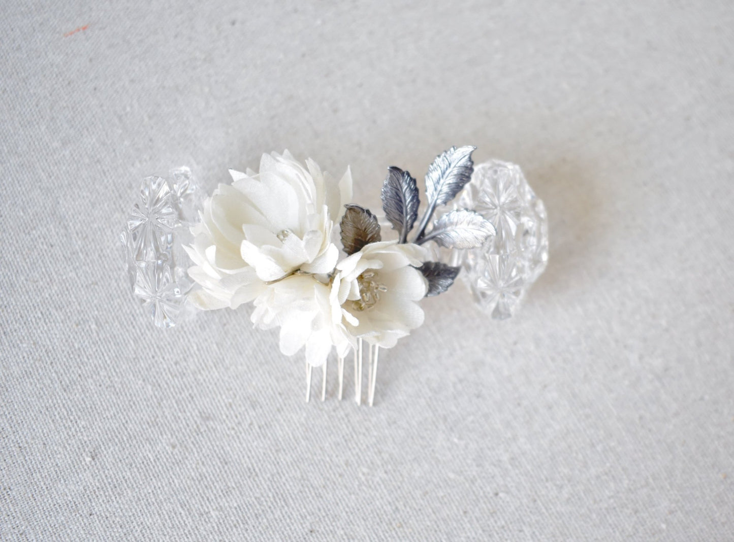 The Colette – Silk Daisy Flower Bridal Mini Comb